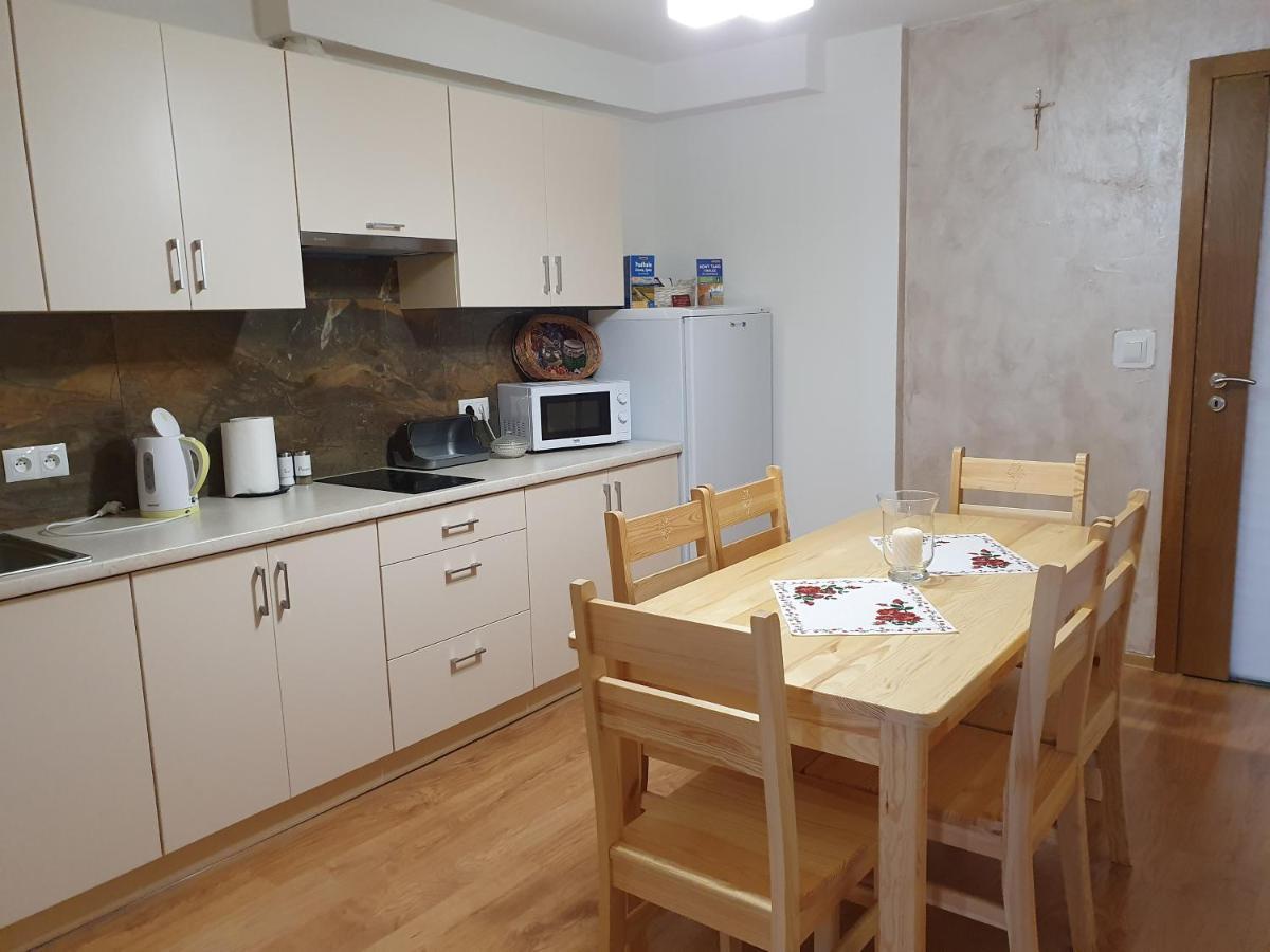 Mrowca Noclegi Pokoje Goscinne Gronkow Esterno foto